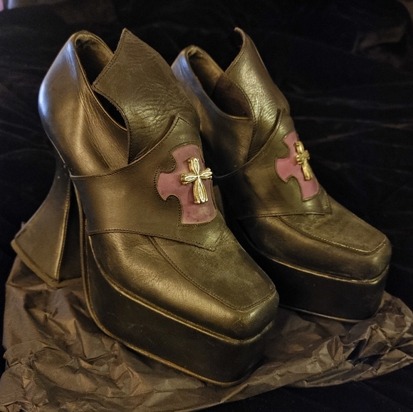 Underground Shoes - London Underground England 90s Platform Pikes Munster Coffin Heel purple crosses